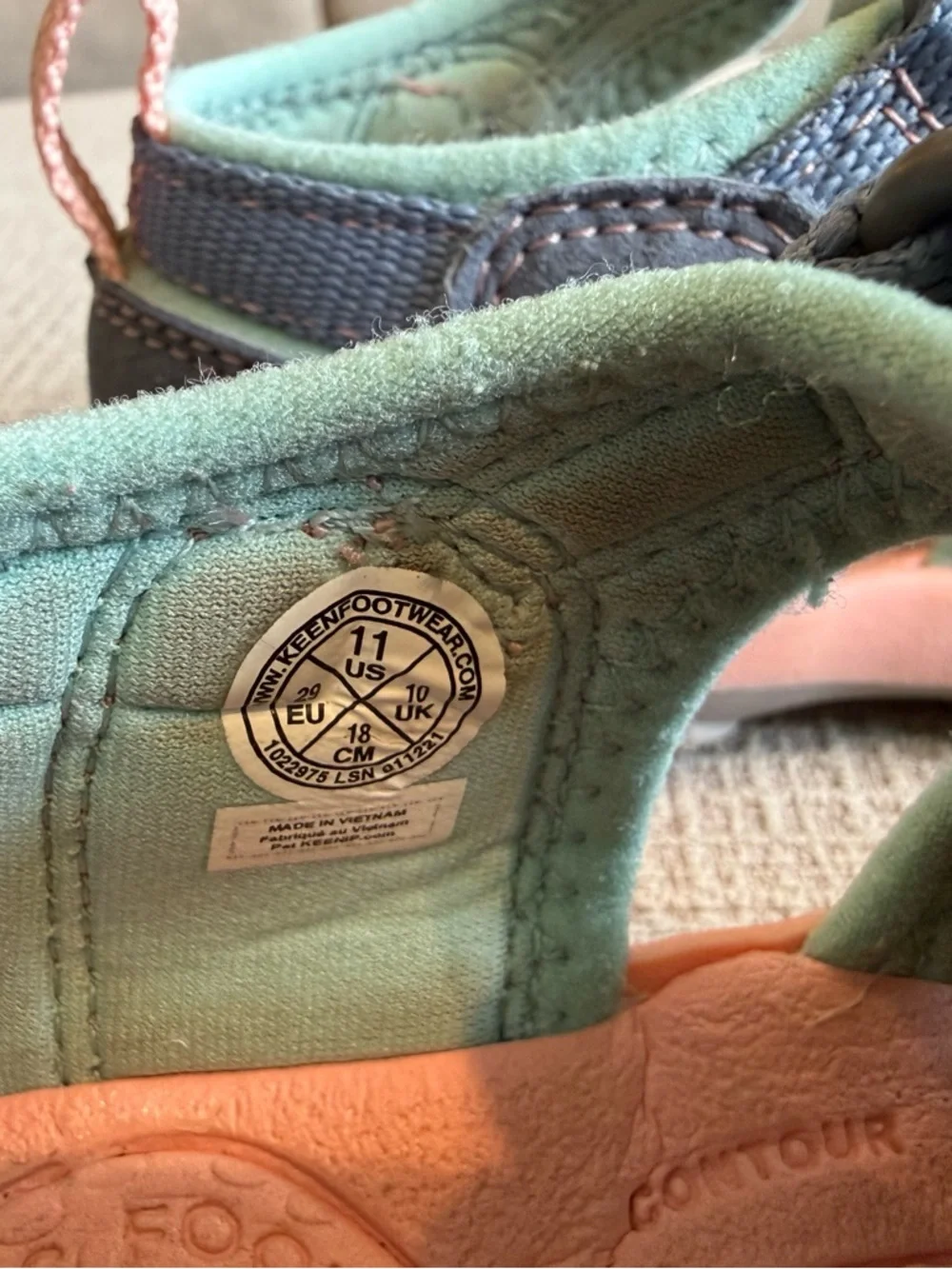 Keen Newport Girls Size 11 - Picture 3 of 5